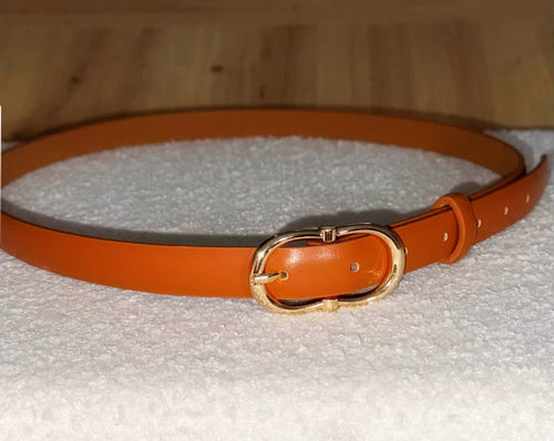 Ceinture avec boucle dorée